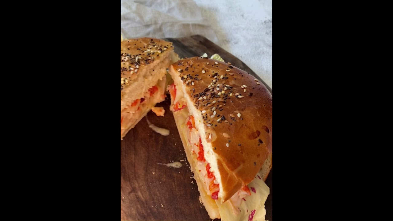Découpe sandwich au homard Gk